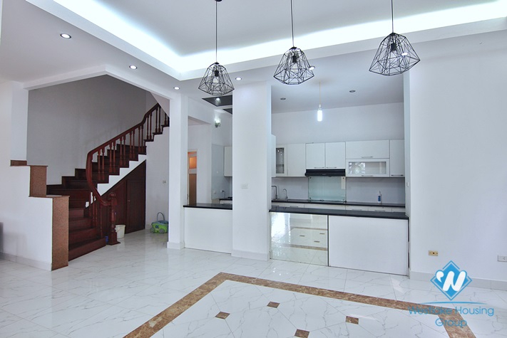 A beautiful house with lake view for rent in Tay Ho, Ha Noi